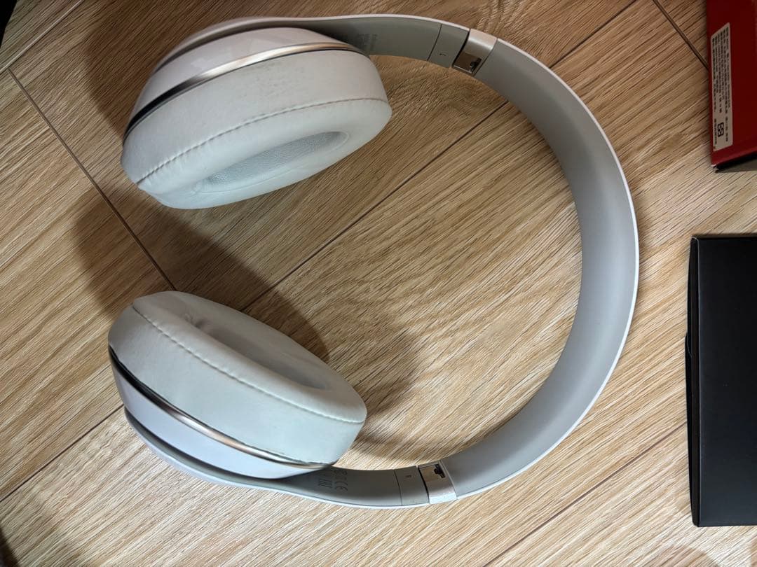 Beats Studio Wireless ホワイトモデル
