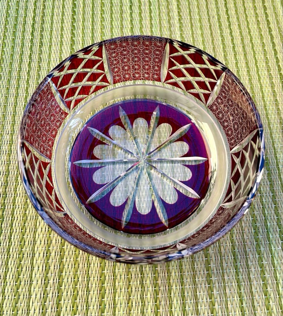 華硝　江戸切子　鉢　中鉢　飾り皿　糸菊つなぎ紋様　赤色カットガラスボウル