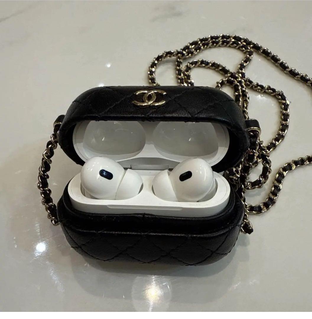 CHANEL ブラックレザー AirPodsProケース