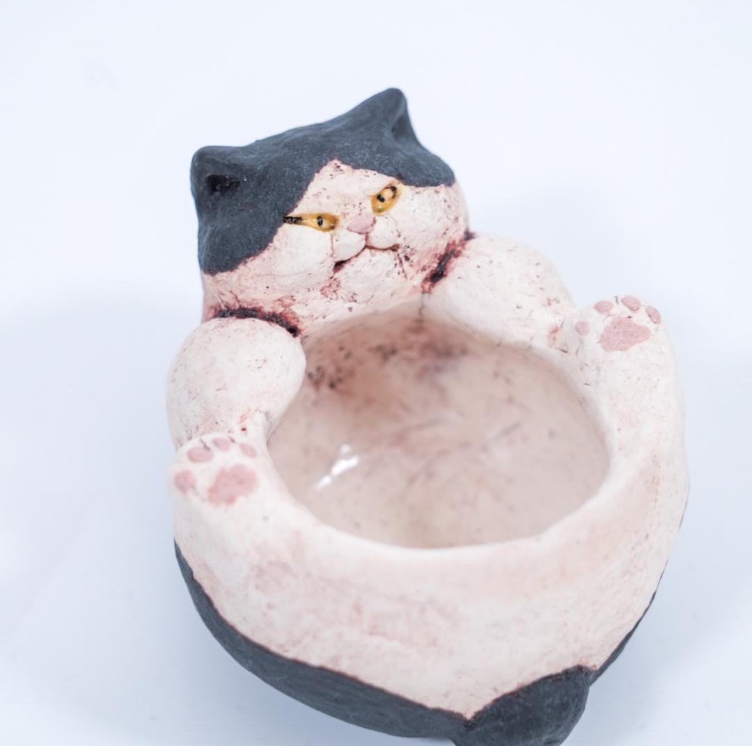 白亜器★猫口（にょこ）ハチワレ猫　ぐい吞み／小鉢★作家物・一点物・希少