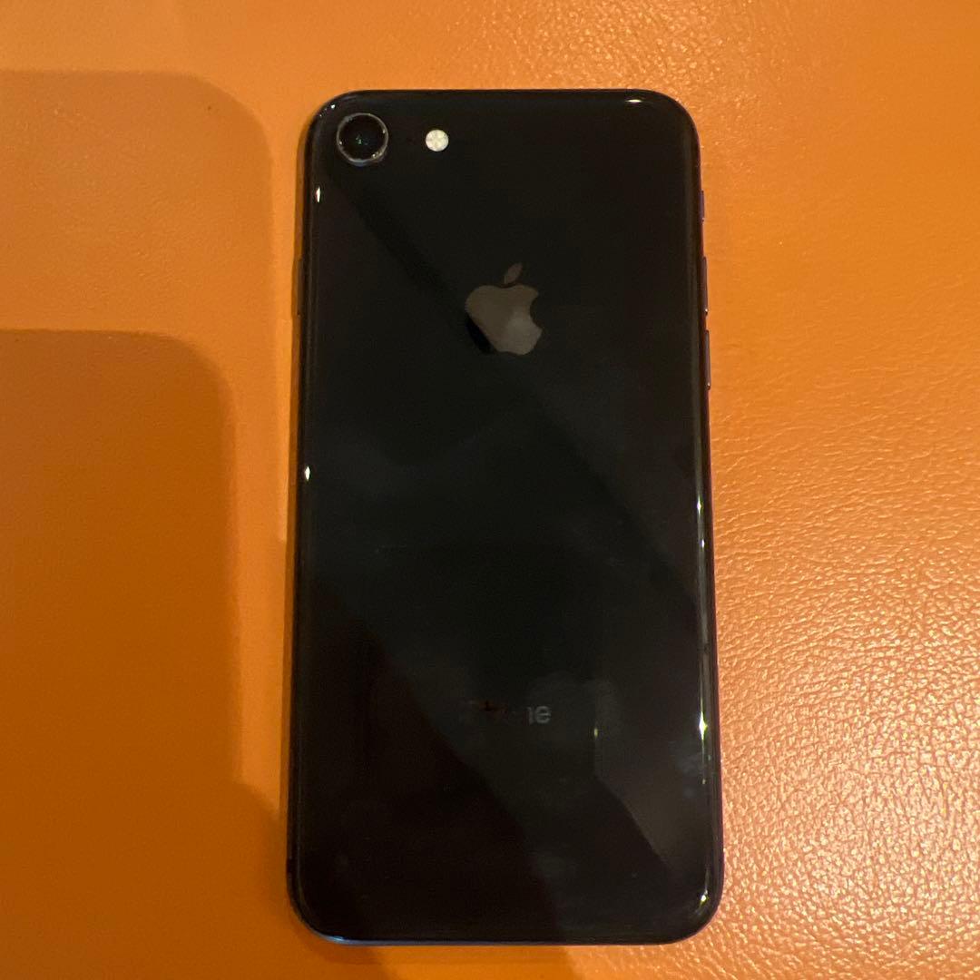 Apple iPhone 8 ブラック