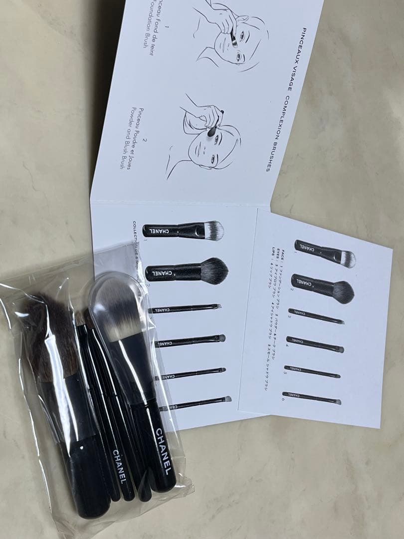 ⓶CHANEL レ ミニ ドゥ シャネル　ブラシ６本セット＆ポーチ　新品未使用品