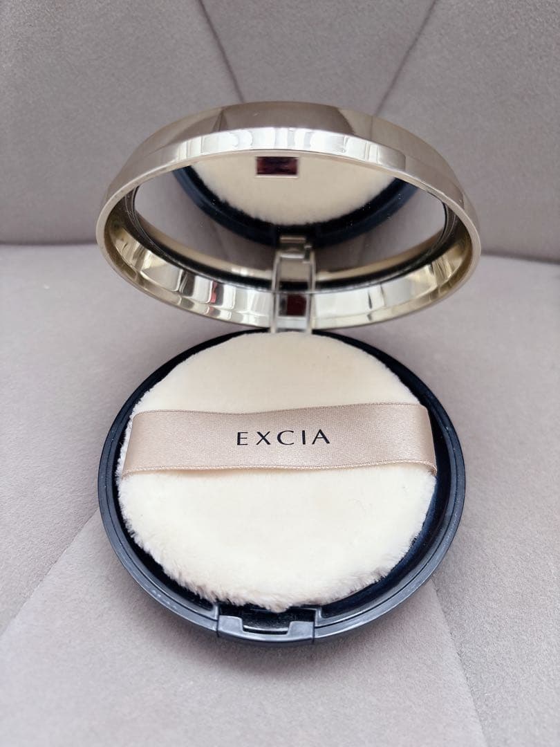 【美品】アルビオンエクシア セレスティアル ヴェール フェイスパウダーNA01