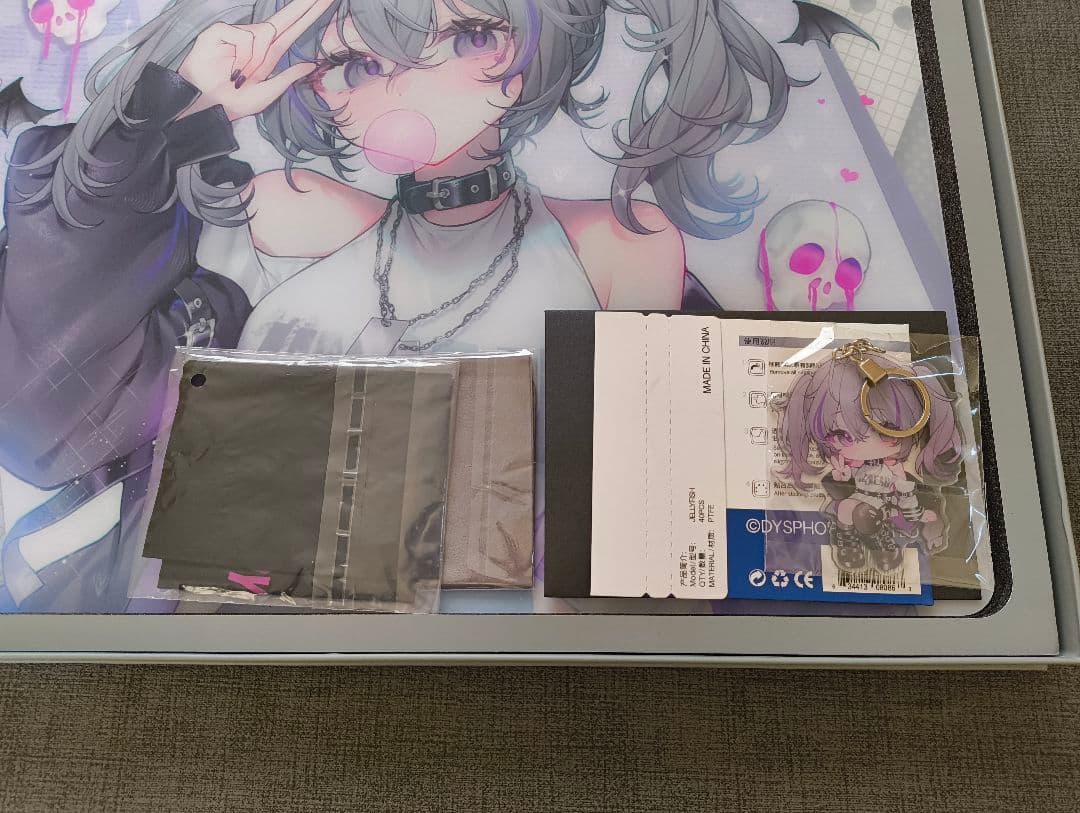 DYSPHORIA NaNA ガラスマウスパッド