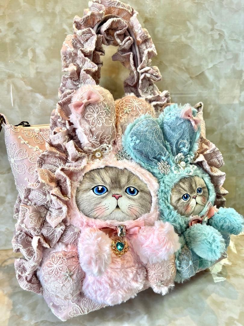 あ*き様 コヤンイサムチョン　ふんわりフリルのファスナーバッグ　刺繍生地