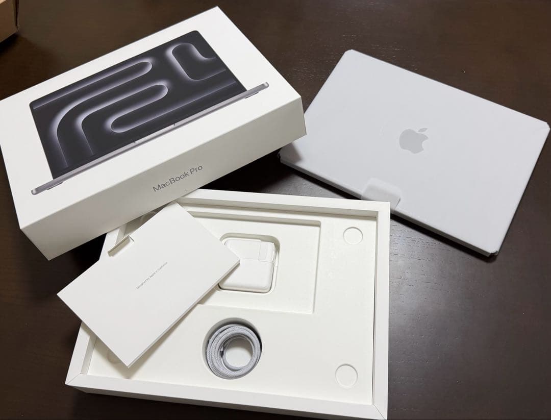 r*o様 US配列/極美品 MacBook Pro 14 M3 1TB Sグレイ