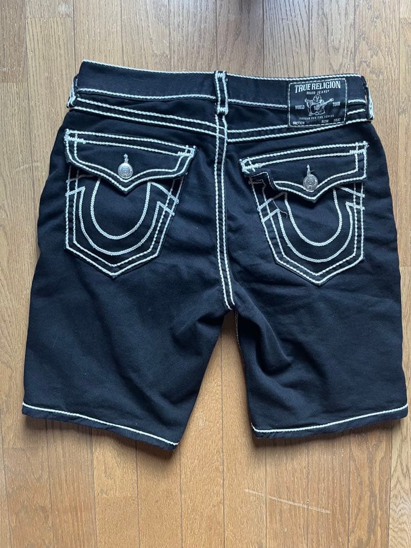 True Religion 黒 ショートパンツ