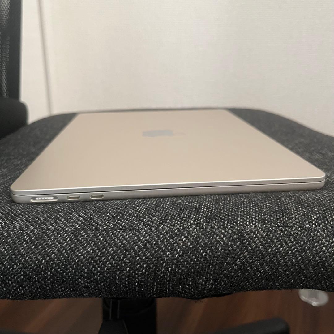 【 美品 】 MacBook Air M2 スターライト8GB 256GB
