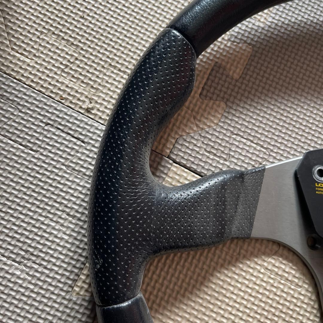 MOMO スポーツ ステアリングホイール