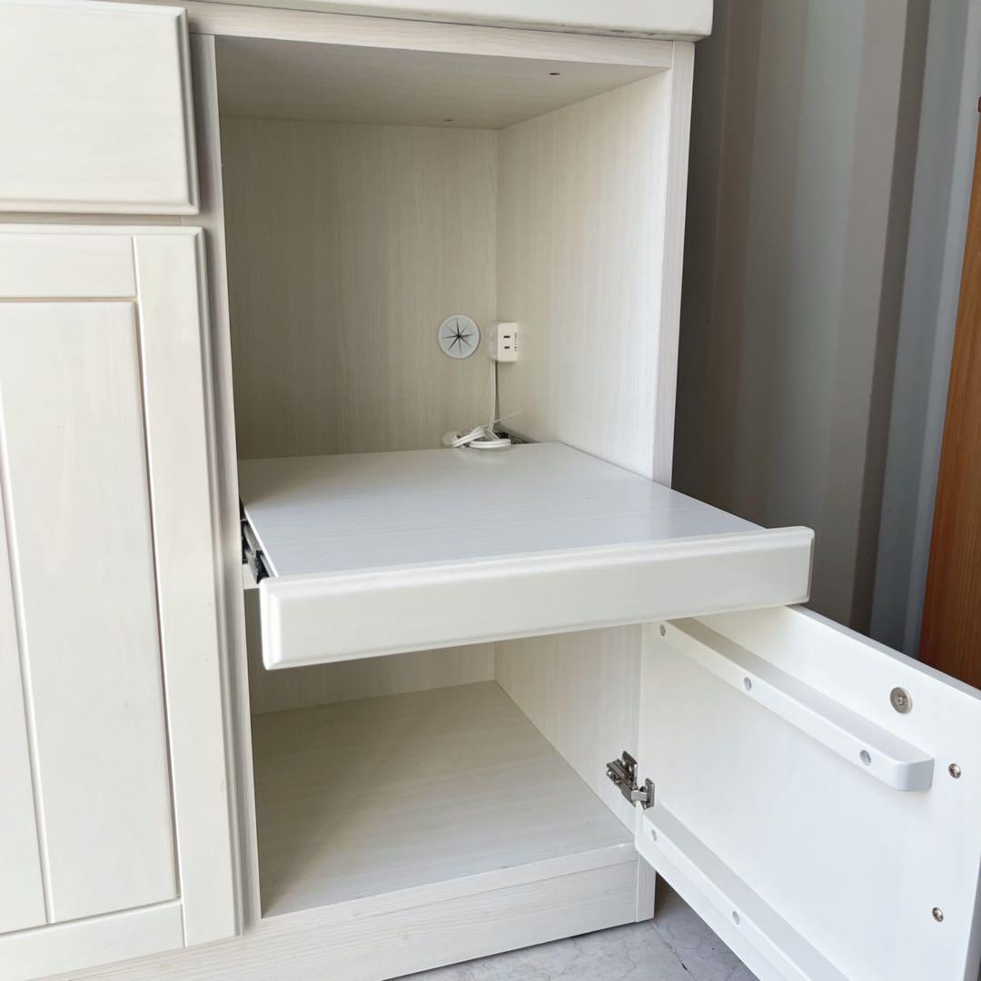 取付無料！ニトリ ミランダ アンティーク調アイボリーキッチンボード 食器棚✨