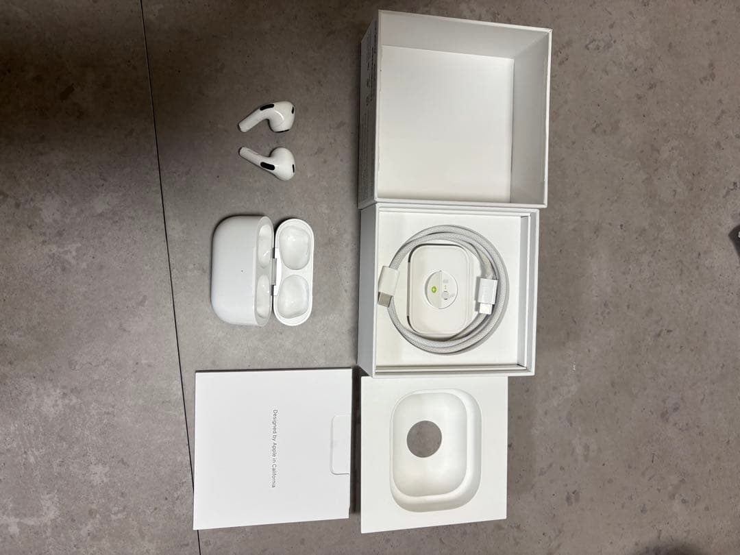 K*8様 AirPods Pro2 本体 箱、ケーブル付き