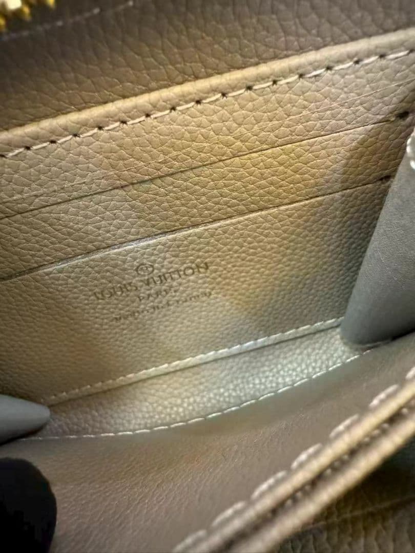 早い者勝ち！ ファスナー 財布 小銭入れ