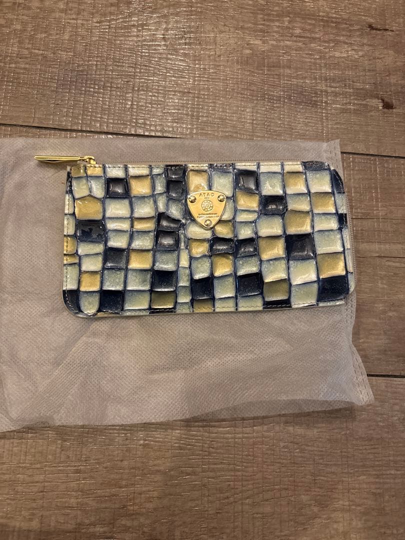 ATAO クロコダイル風長財布 青と黄色