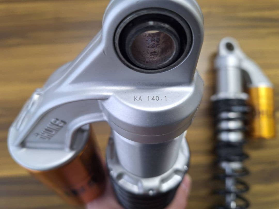 チャーハンパパ様【専用】ゼファー　オーリンズ　リアサス