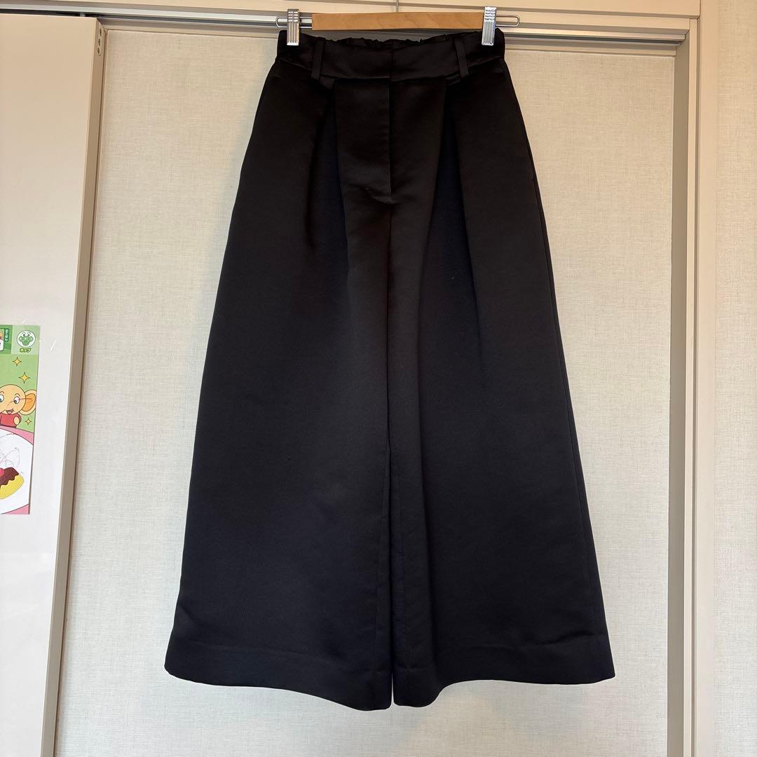 heve サテンフレアガウチョパンツ　ブラック　36