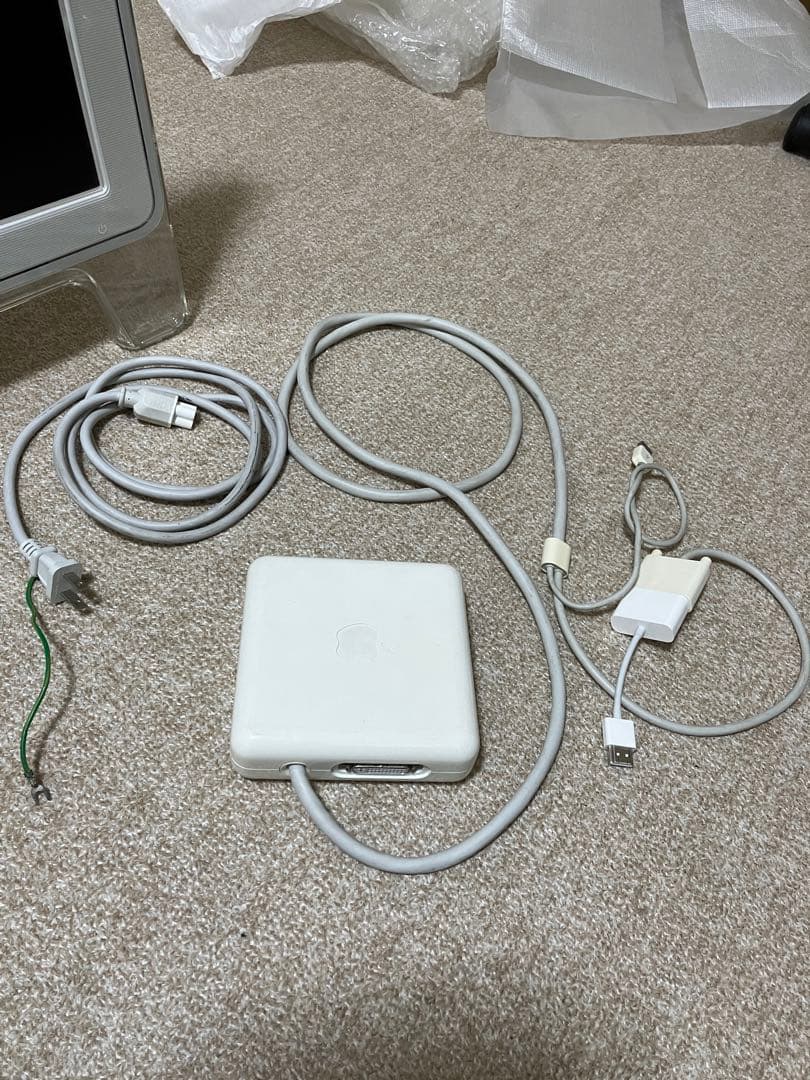 Apple Studio Display 15インチ　電源やケーブル付き