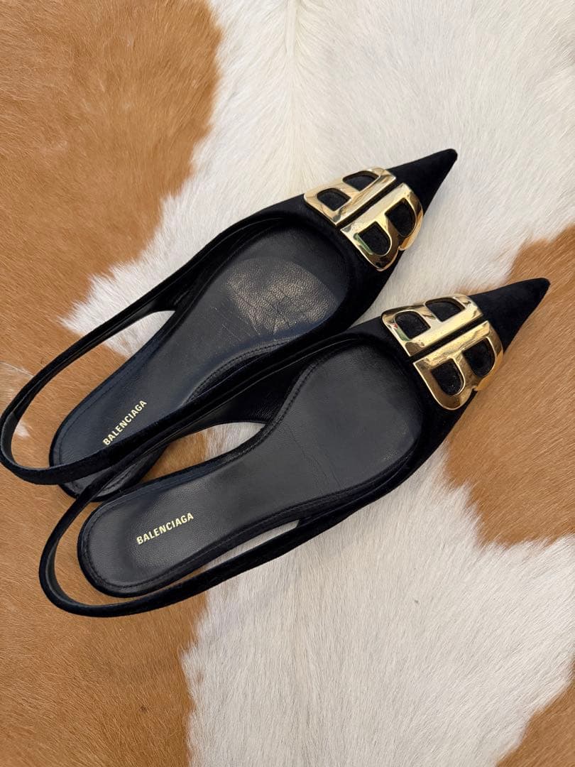 BALENCIAGA ブラック ポインテッドトゥ ミュール