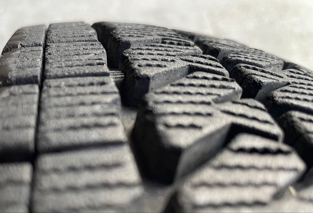 新品並　145/80R12 ブリヂストン　スタッドレス　軽トラ　軽バン　アルミ付