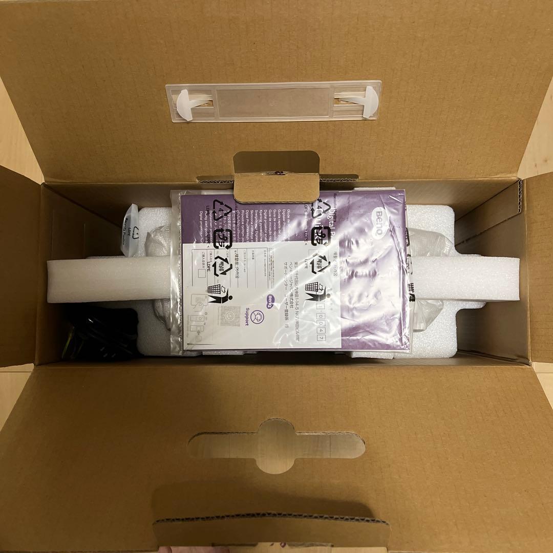 BenQ 4Kゲーミングプロジェクター TK700STi