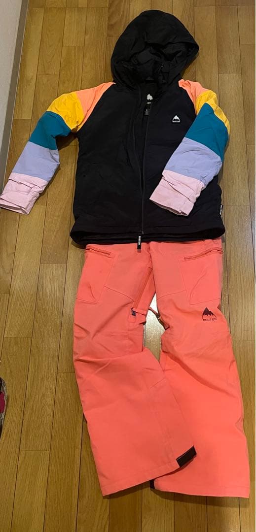 nico様　BURTON キッズウェア上下セット　130センチ