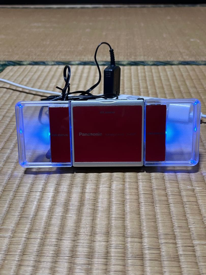 美品　稼働品　Panasonic ポータブルMDプレーヤー レッド