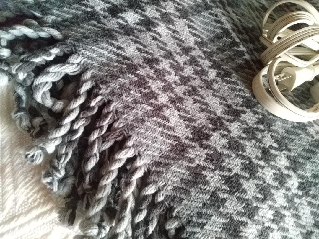 電気ひざかけ　電磁波カット