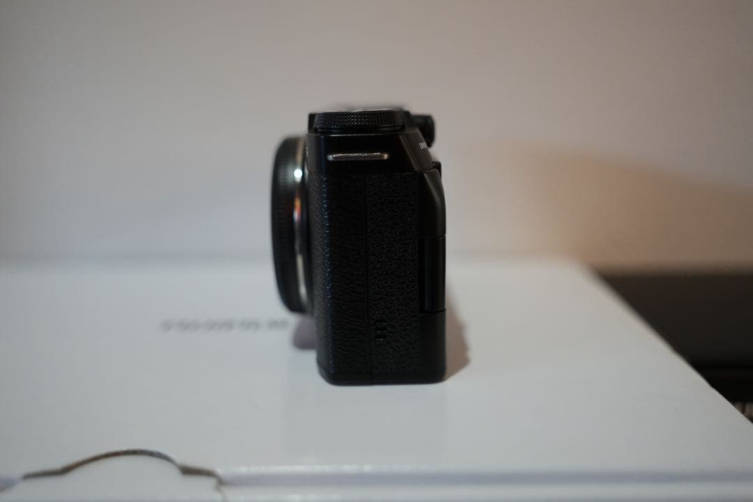 FujifilmX-M5ブラックボディ＋XF27mmF2.8 R WRレンズ付き