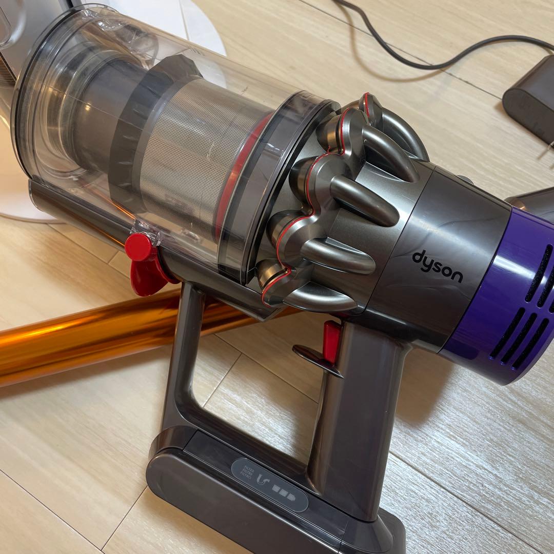 ダイソン　v10 fluffy 掃除機　サイクロン