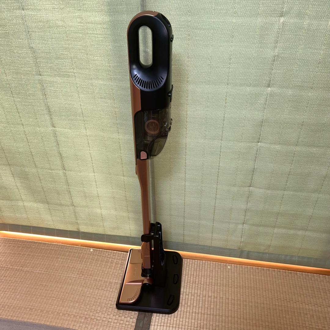 【美品｜通電確認済み】shark シャーク 充電式サイクロンスティッククリーナー