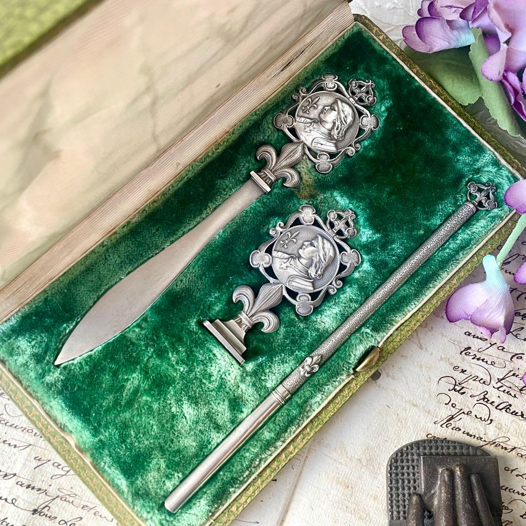 ＊rita_antique＊　ジャンヌダルクのボックス入りステーショナリー