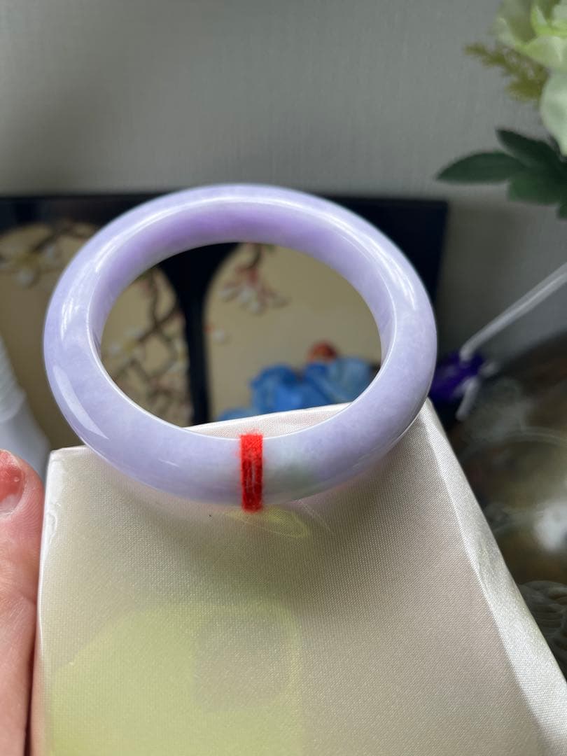 最終価格‼️コレクションレベル‼️高級品、最高峰色濃い春帯彩翡翠バングル　鑑定書付き