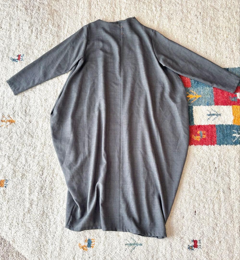 ミズイロインド　コクーンワンピース　アシンメトリー　変形　バックボタン　グレー