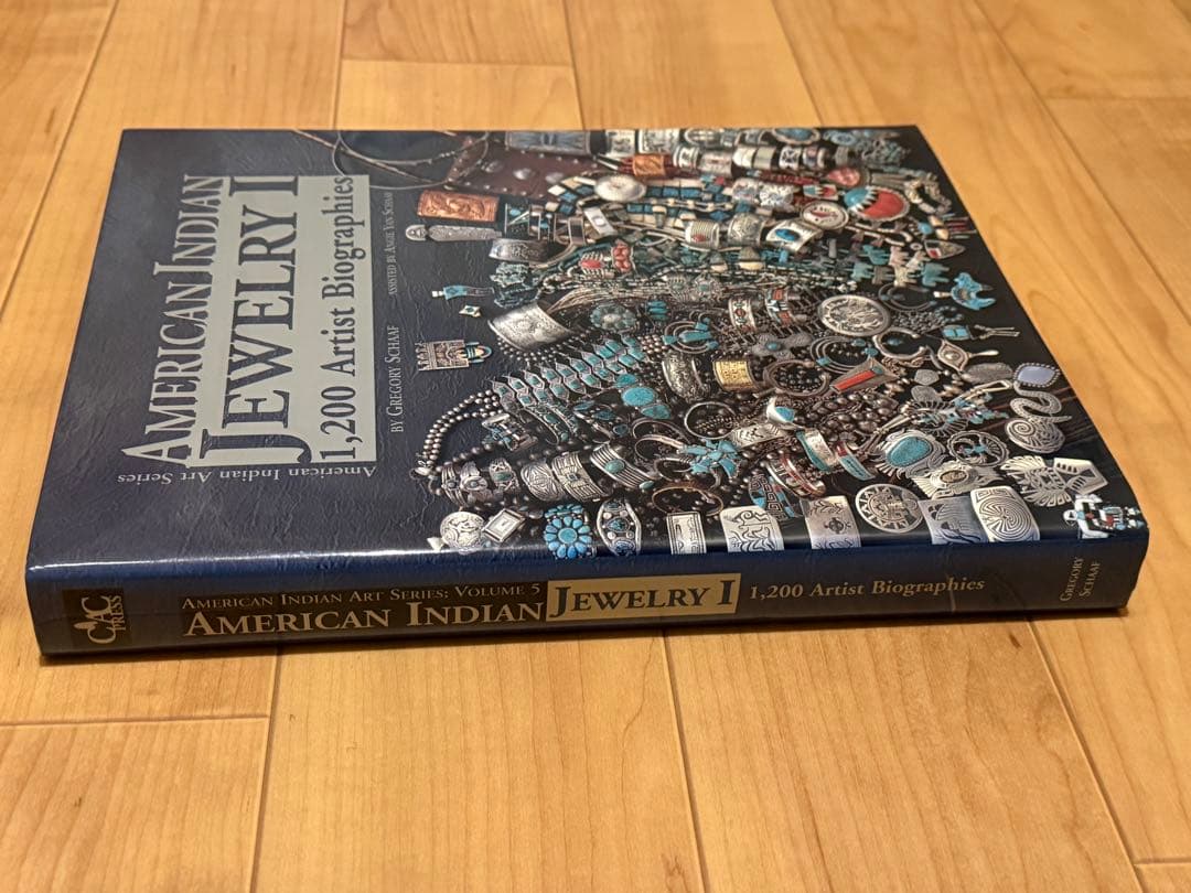 アート・デザイン・音楽 AMERICAN INDIAN JEWELRY 1,200 Artist Bio