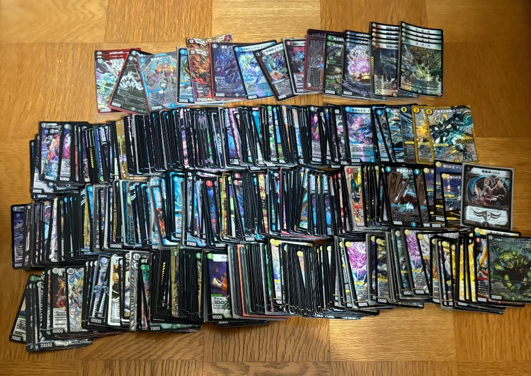 最終値下げ超お得デュエマ引退品、まとめ売り、4デッキ付き、光り物約1000枚