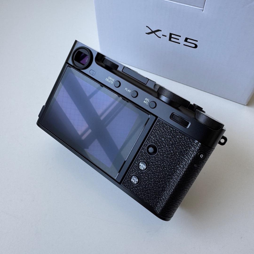 FUJIFILM X-E5 ミラーレス一眼 ブラック
