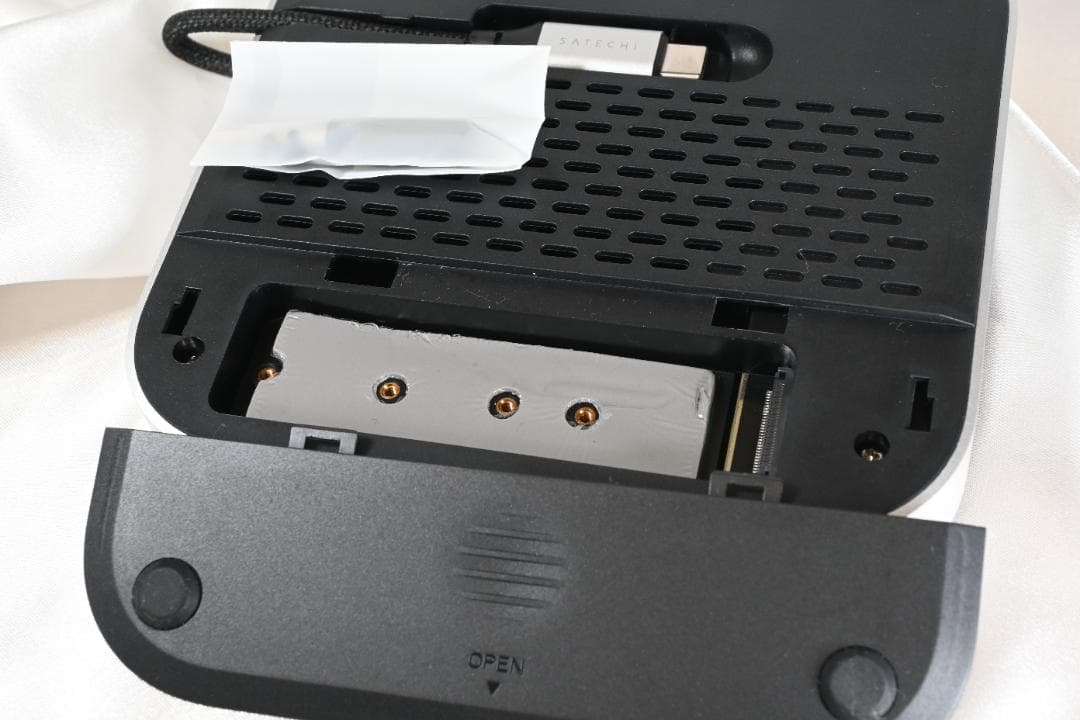 (Mac Mini) Satechi USB-Cハブ 3ポート