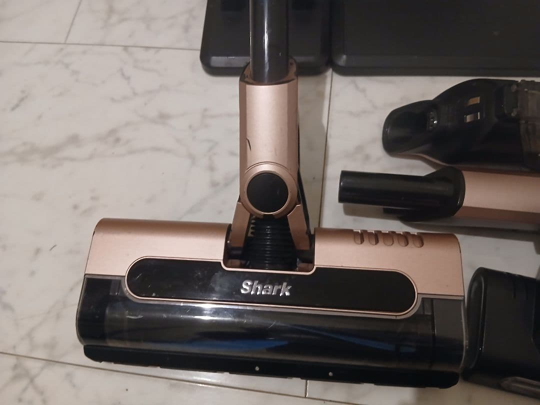 じ*ー様 Shark シャーク コードレス CS501JRG 予備バッテリー付き