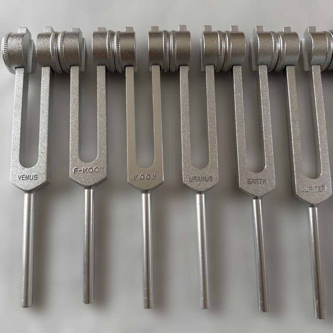 ドイツ製　惑星音叉11本にzodiac付き！