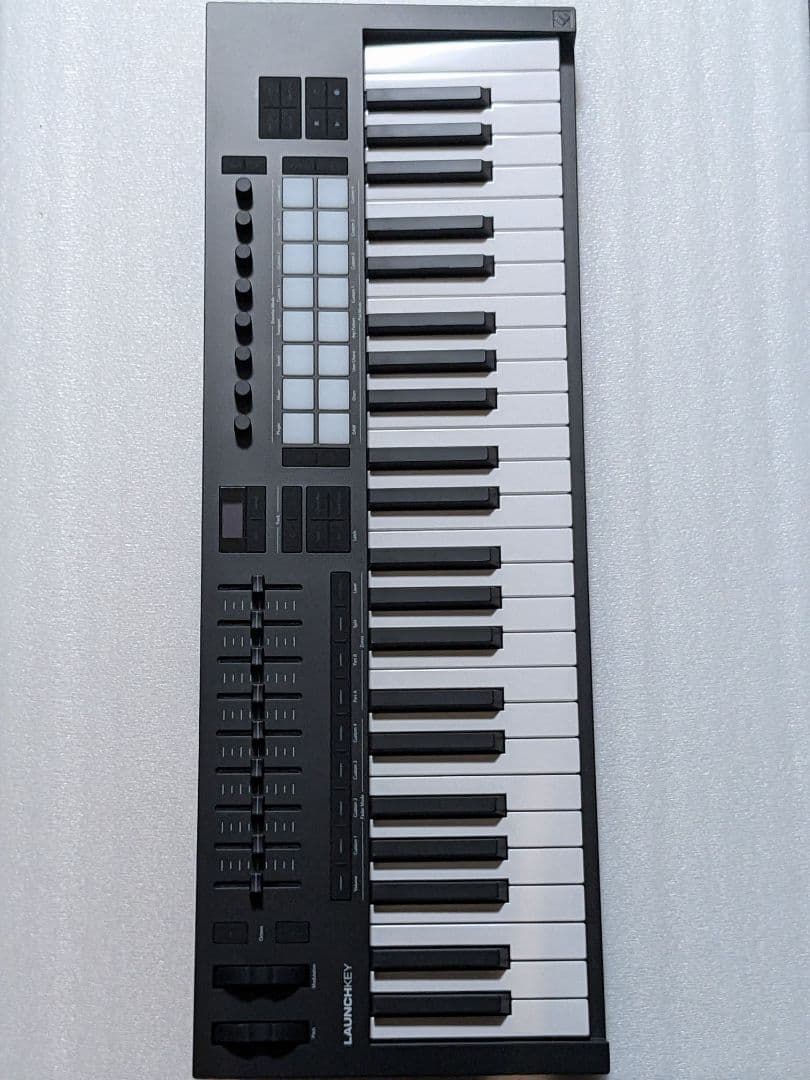 Novation Launchkey 49 MK4 MIDIキーボード ほぼ新品