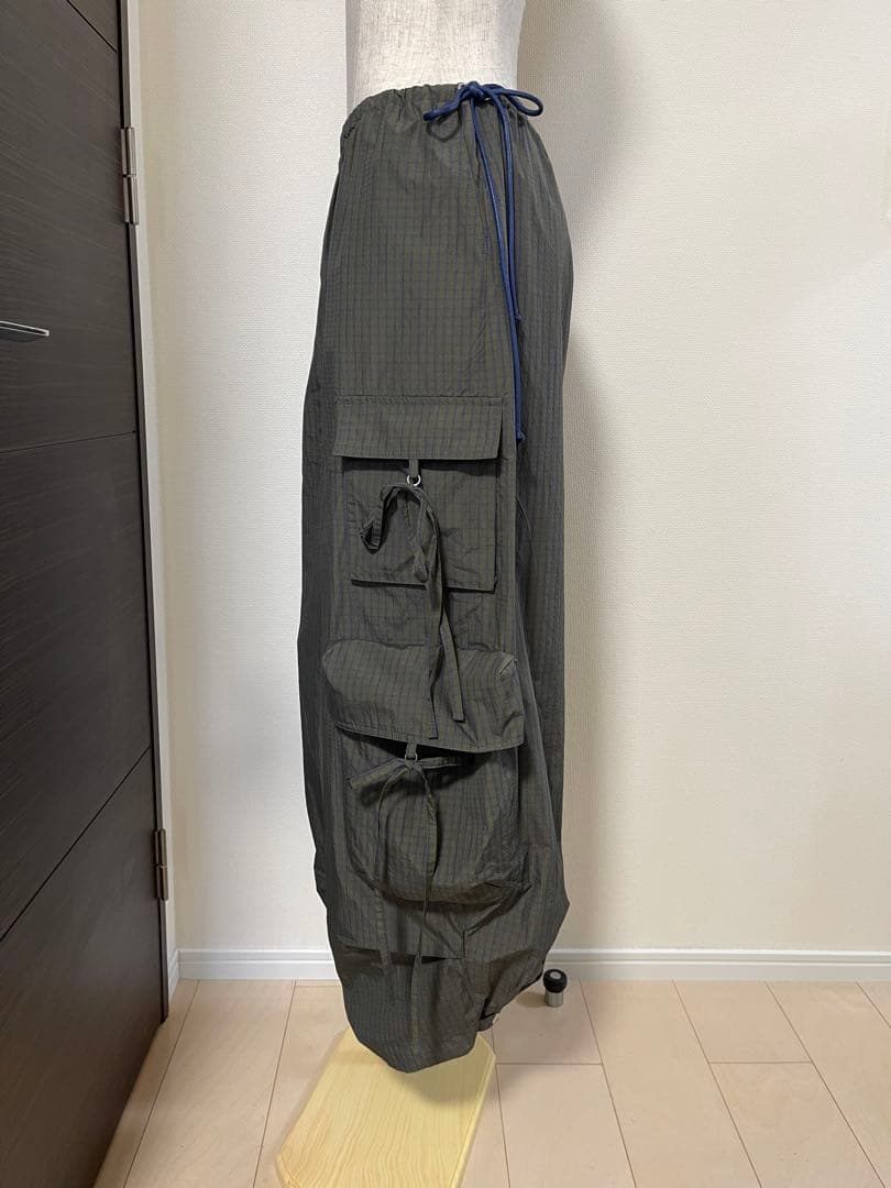 MAISON SPECIAELオリーブグリーン カーゴパンツ サイドポケット付き
