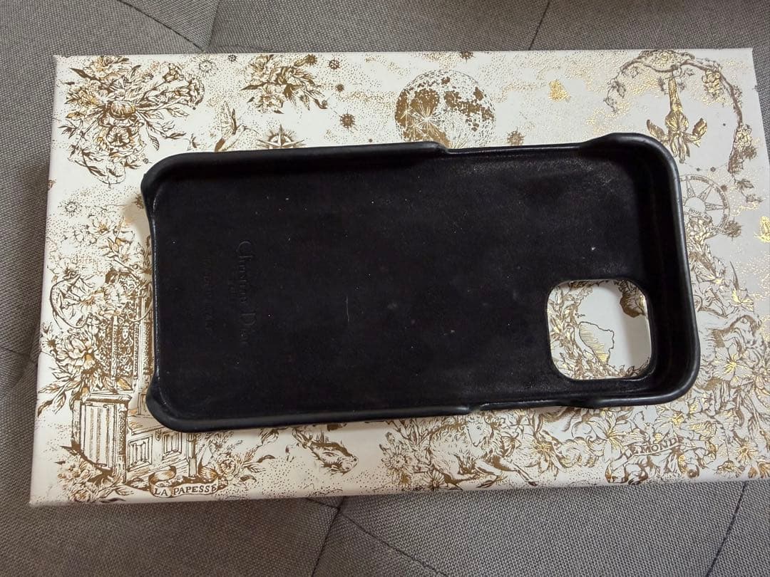 【値下げ】黒いキルティングiPhoneケース