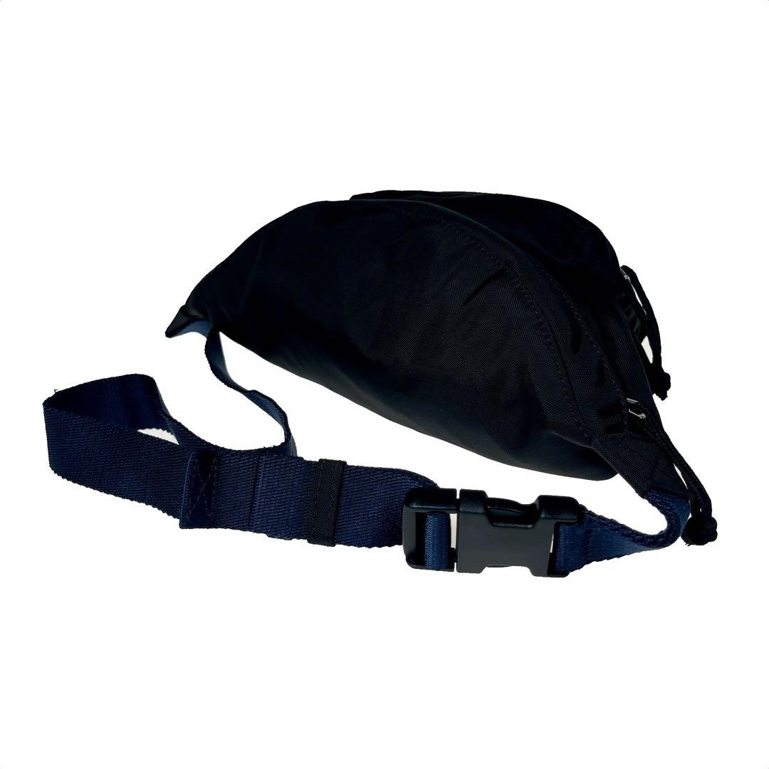 極美品　BALENCIAGA ボディバッグ エクスプローラー ロゴ刺繍　a379