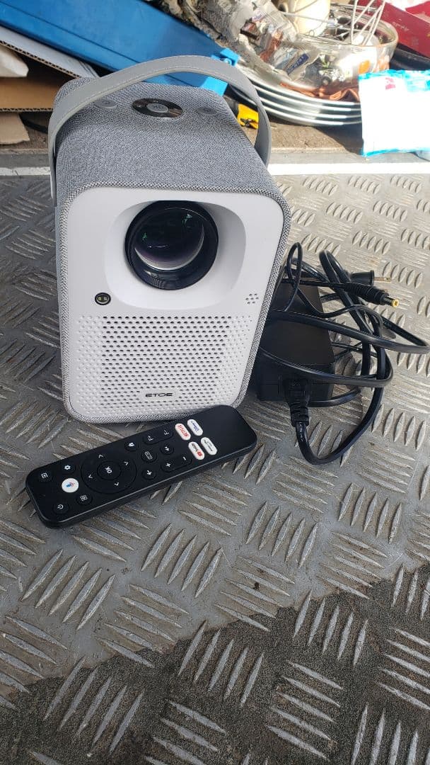 ETOE エトエ ポータブルプロジェクター A1322 動作確認済