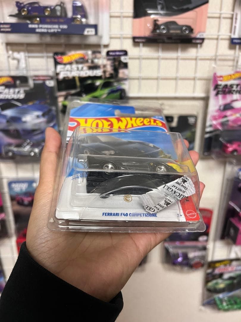ホットウィール　フェラーリ・F40 　 スーパートレジャーハント