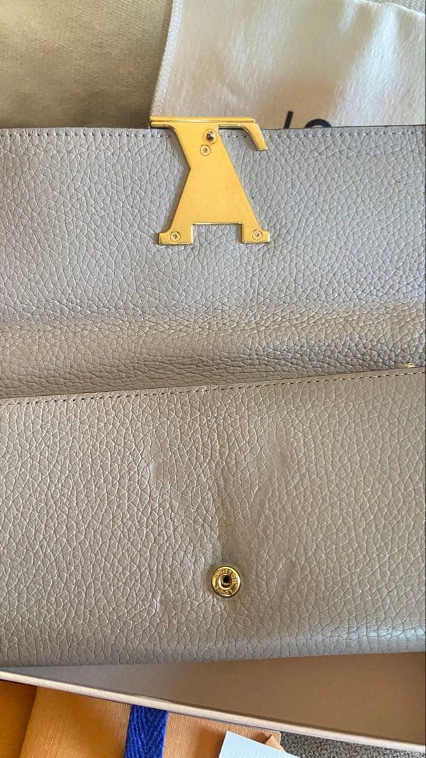 LOUIS VUITTON ベージュ　長財布　ポルトフォイユ・カプシーヌ