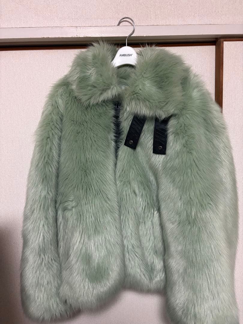 ØMI、岩田剛典着用NIKE AMBUSH リバーシブル フェイクファーコート