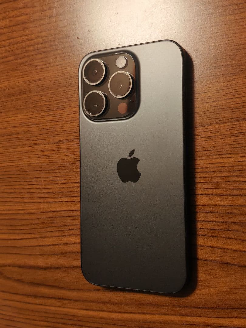 iPhone15pro　ブラックチタニウム　 128gb