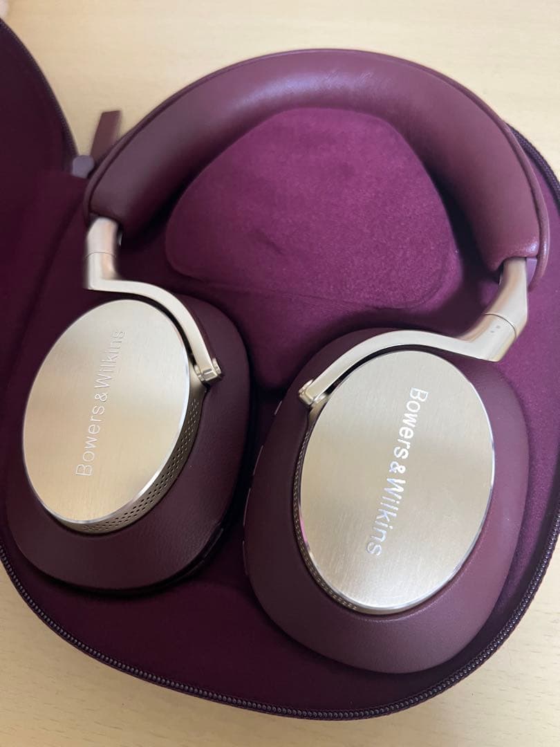 Bowers&Wilkins Px8 バーガンディ