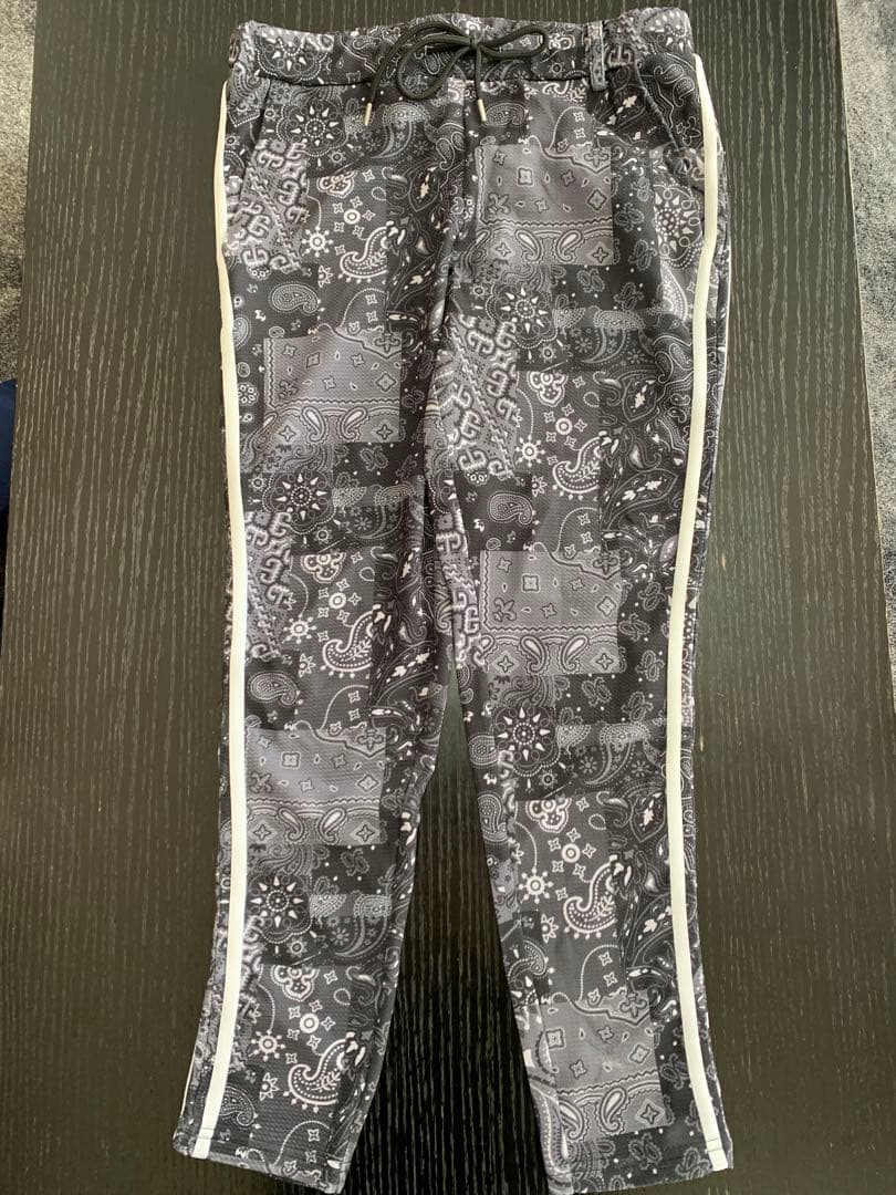 ベリンダ Belinda ペイズリーパンツ スキニーパンツ ホワイトストライプ