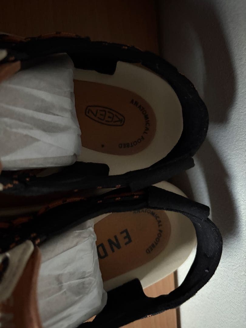 KEEN UNEEK × END. 別注モデル / US9.5（27.5cm）